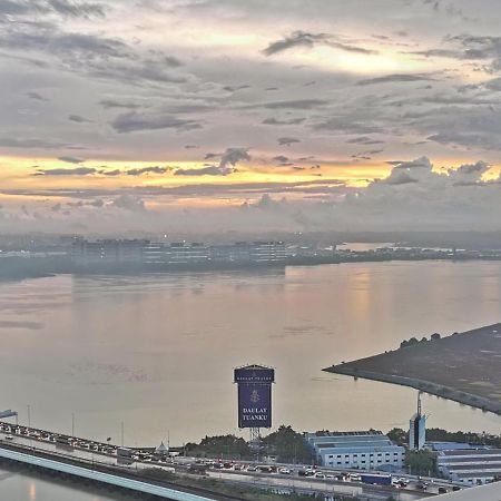 Yussy 2 Bedrooms Condo At R&F Princess Cove Johor Bahru Ngoại thất bức ảnh