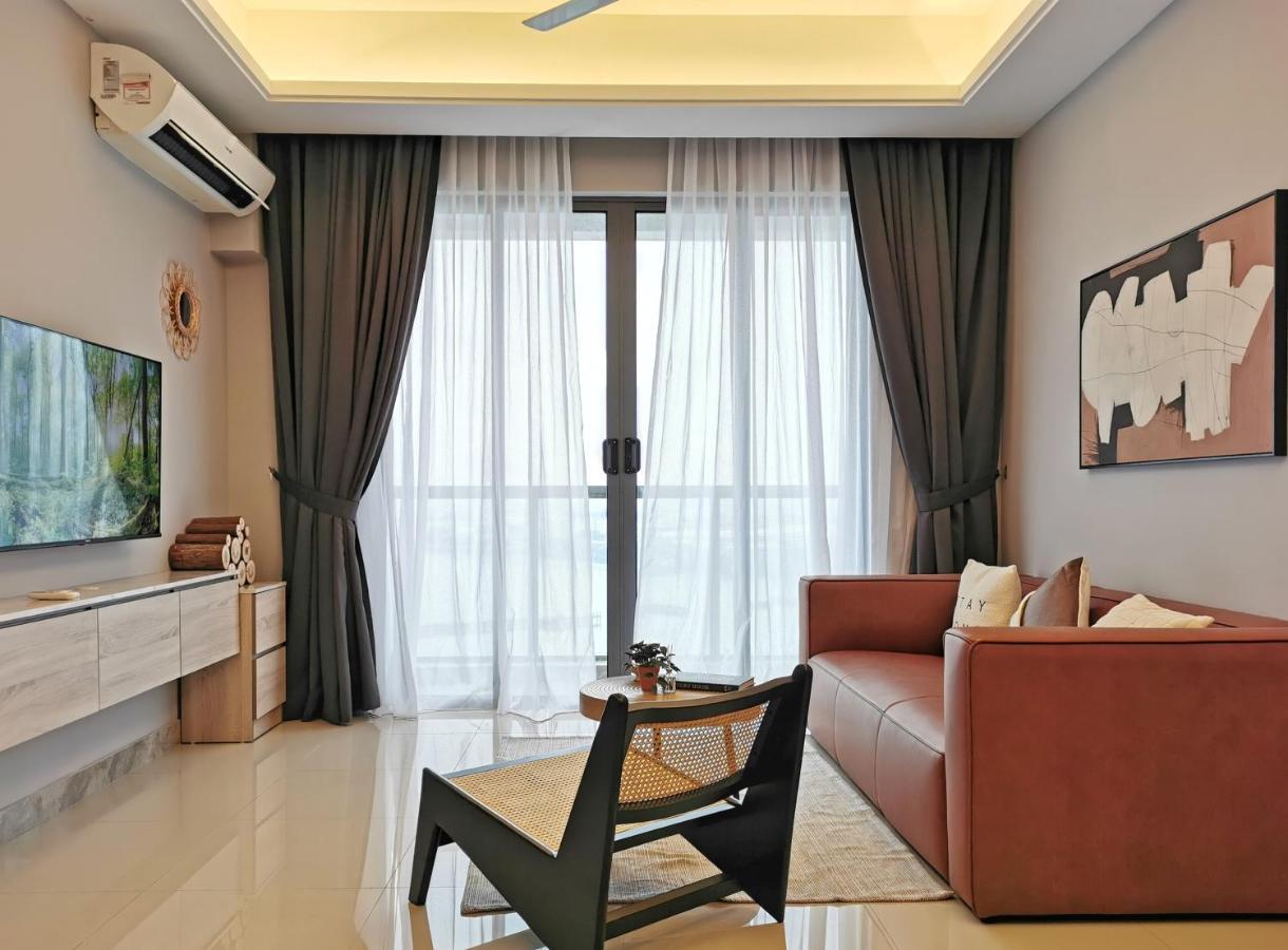 Yussy 2 Bedrooms Condo At R&F Princess Cove Johor Bahru Ngoại thất bức ảnh